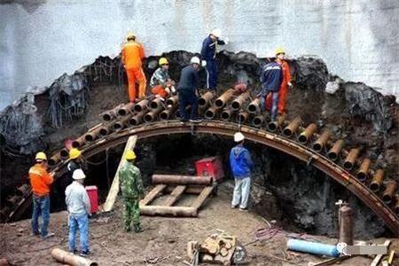 琼海隧道钢花管支护案例